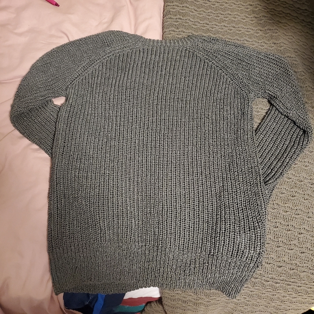 Lightweight Pullover - Picture 2 of 3